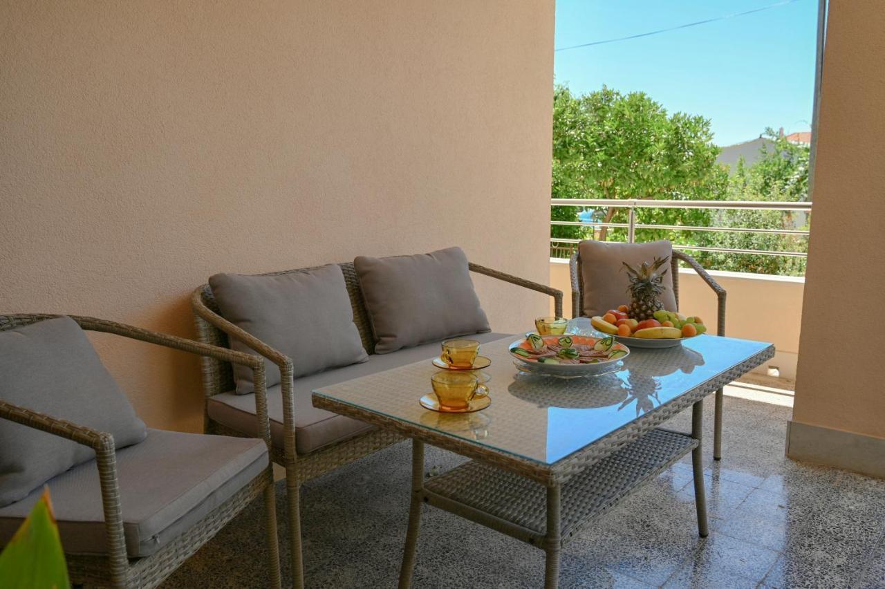 Apartment Damir Trogir Exteriör bild