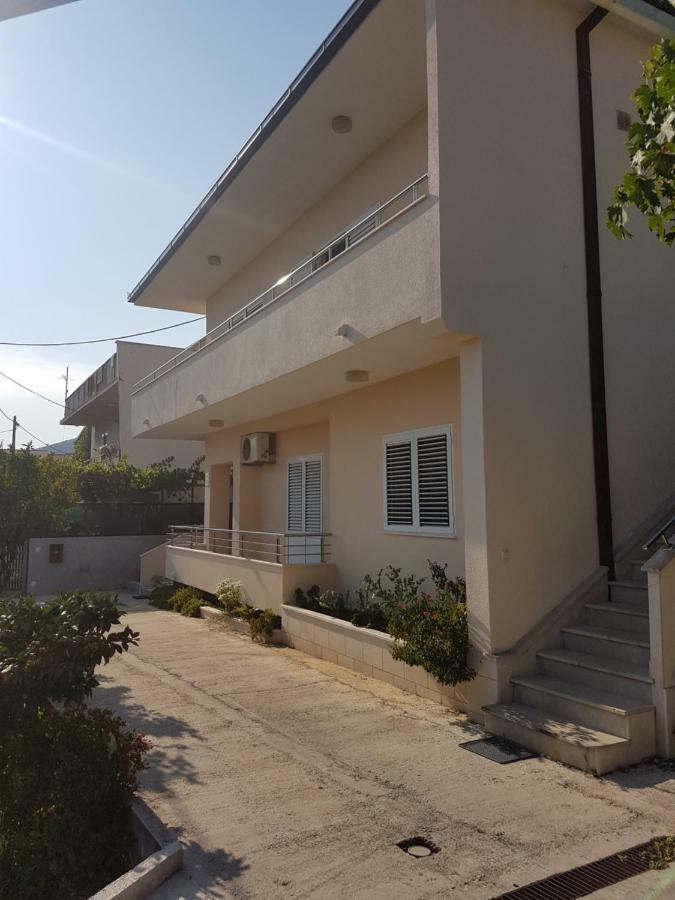 Apartment Damir Trogir Exteriör bild